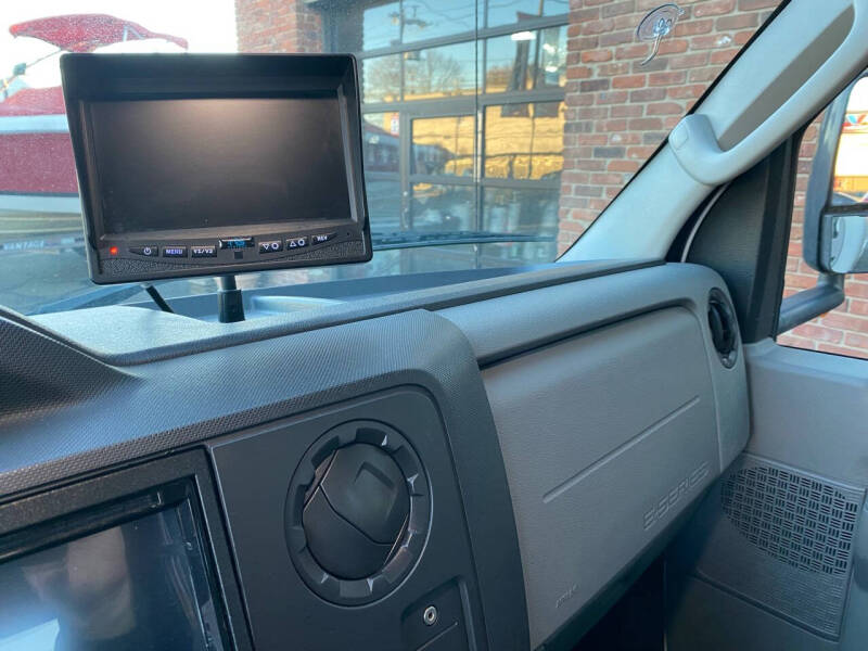 2013 Ford E-Series E-350 SD