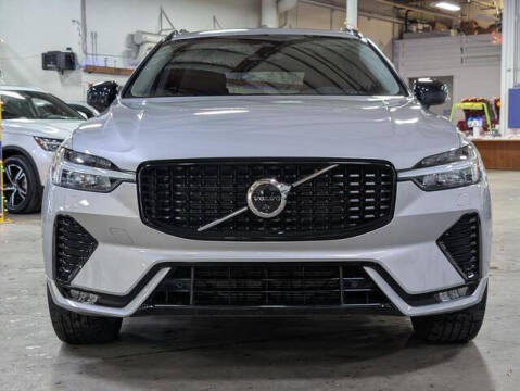 2025 Volvo XC60 B5 Plus Dark Theme