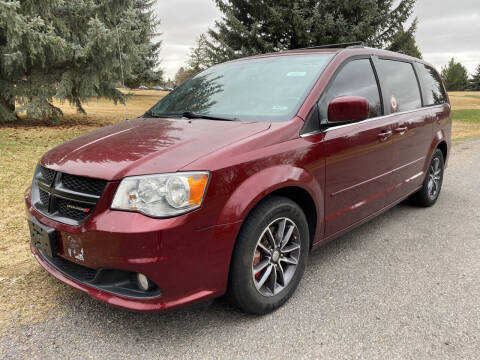 2017 Dodge Grand Caravan for sale at BELOW BOOK AUTO SALES in Idaho Falls ID