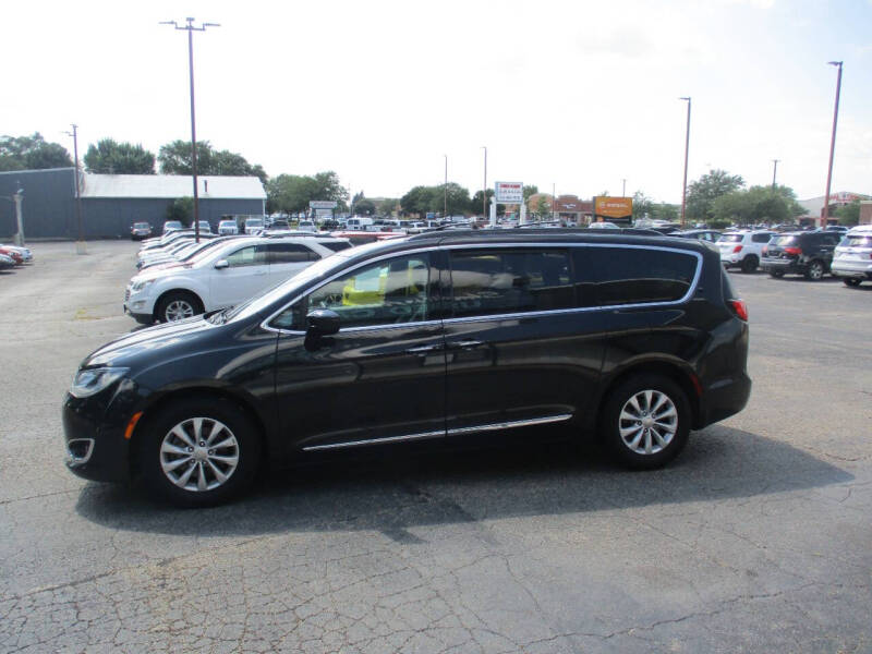 2017 Chrysler Pacifica Touring-L