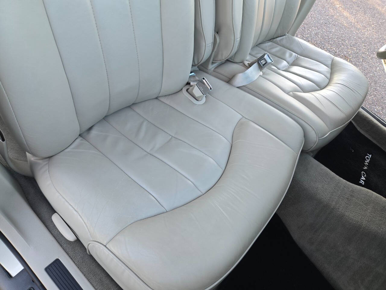 1997 Lincoln Town Car 146