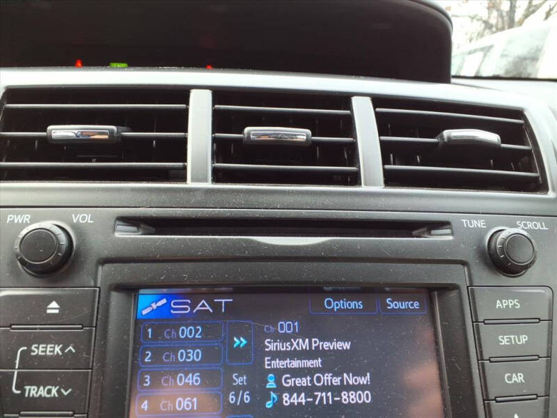 2013 Toyota Prius v Five