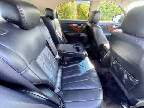 2011 Infiniti FX35