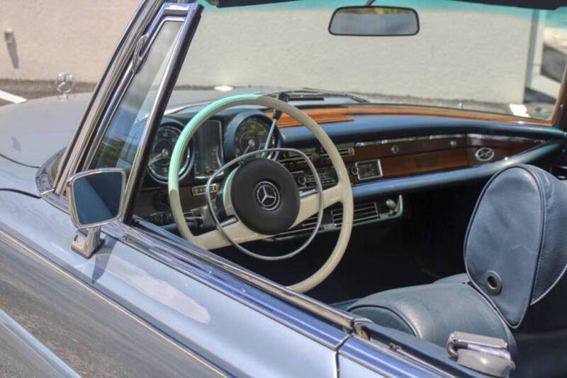 1970 Mercedes-Benz 280-Class