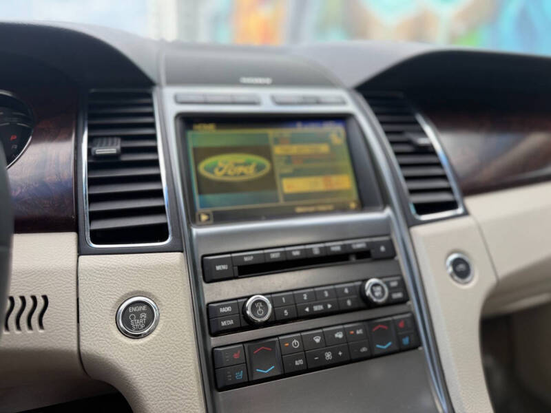 2010 Ford Taurus Limited