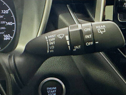 2025 Toyota Corolla Hatchback SE