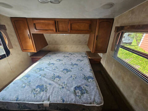 2012 Forest River 5th Wheel Puma 253FBS