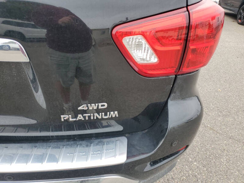 2017 Nissan Pathfinder Platinum