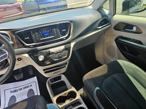 2017 Chrysler Pacifica LX
