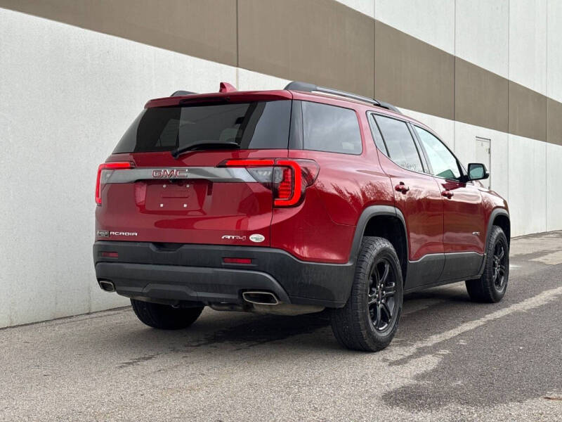 2023 GMC Acadia AT4