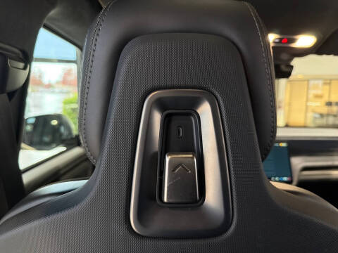 2024 Rivian R1T Adventure