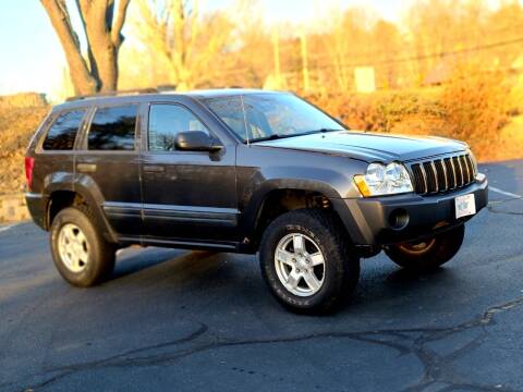 2005 Jeep Grand Cherokee for sale at Flying Wheels in Danville NH