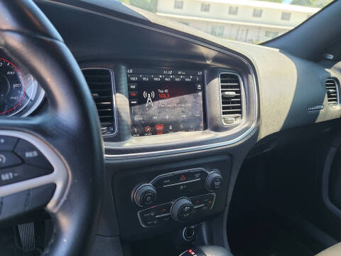 2017 Dodge Charger SXT