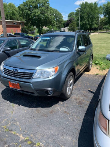 2010 Subaru Forester for sale at Knowlton Motors, Inc. in Freeport IL