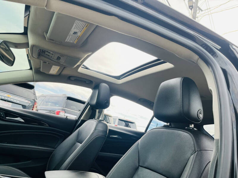 2019 Buick Regal Sportback Essence