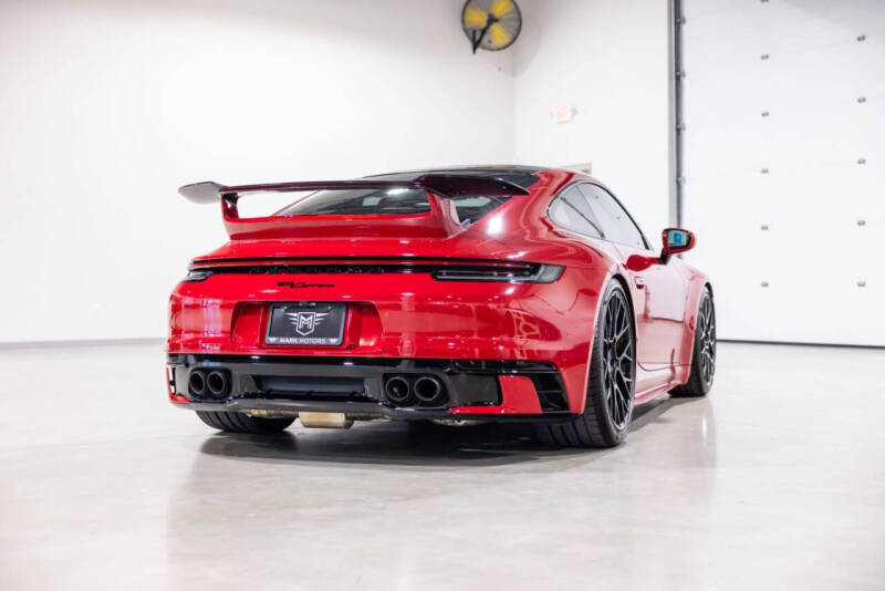 2020 Porsche 911 Carrera