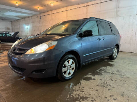 2006 Toyota Sienna for sale at H & G Auto in Pine City MN