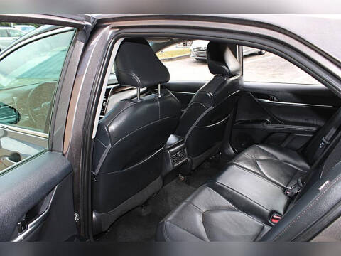 2020 Toyota Camry Hybrid XLE