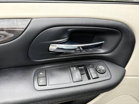 2016 Dodge Grand Caravan American Value Package