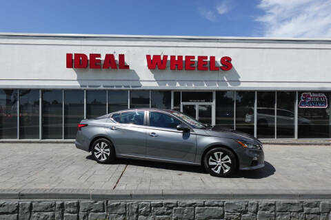 2021 Nissan Altima for sale at Ideal Wheels in Sioux City IA