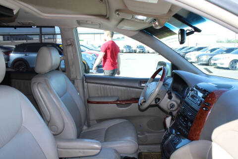 2004 Toyota Sienna XLE Limited 7 Passenger