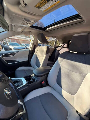 2019 Toyota RAV4 Hybrid XLE