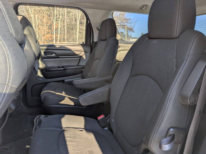 2013 GMC Acadia SLE-2