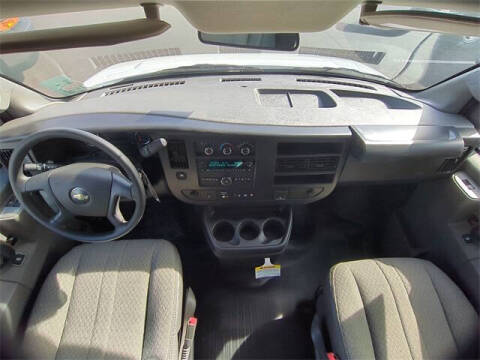 2025 Chevrolet Express 3500