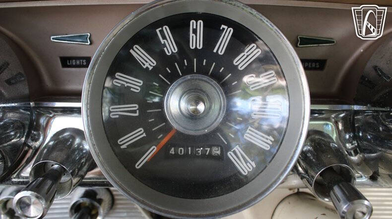 1962 Ford Thunderbird