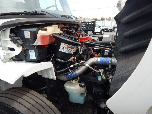 2016 Freightliner M2 106