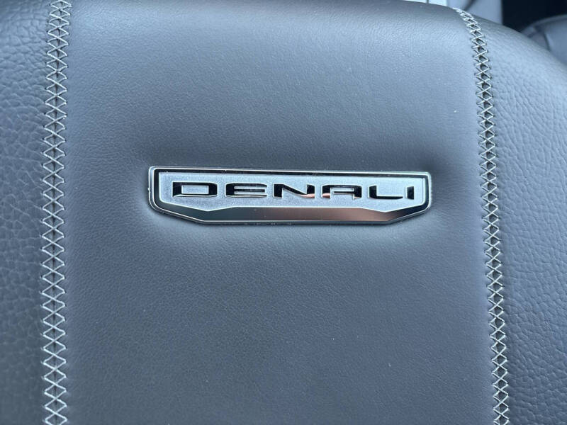 2025 GMC Yukon XL Denali