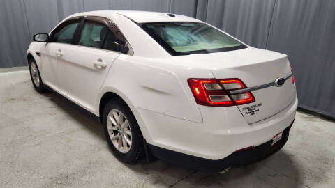 2014 Ford Taurus SE