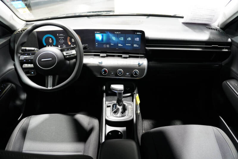 2025 Hyundai Kona SE