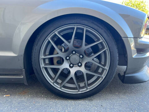 2005 Ford Mustang GT Premium