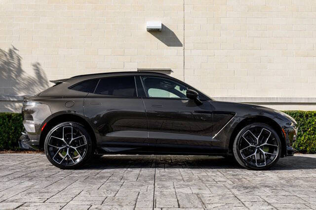 2026 Aston Martin DBX 707