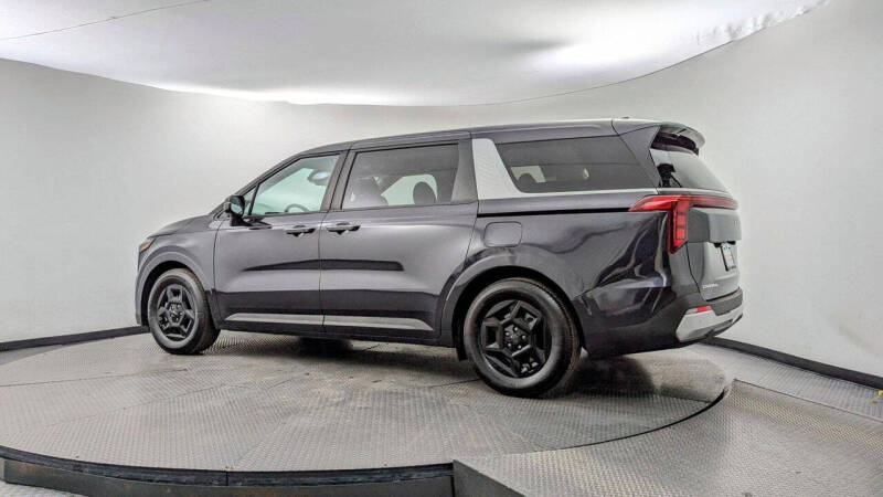 2025 Kia Carnival LXS