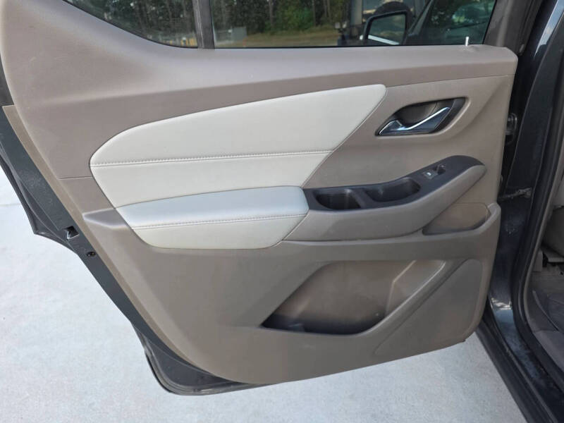 2021 Chevrolet Traverse LT Cloth