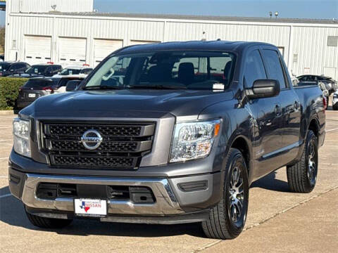 2022 Nissan Titan SV