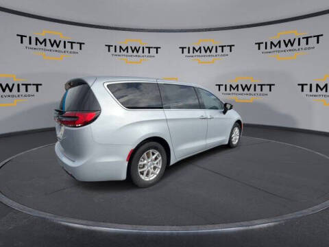 2024 Chrysler Pacifica Touring L