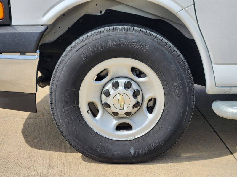 2024 Chevrolet Express 2500