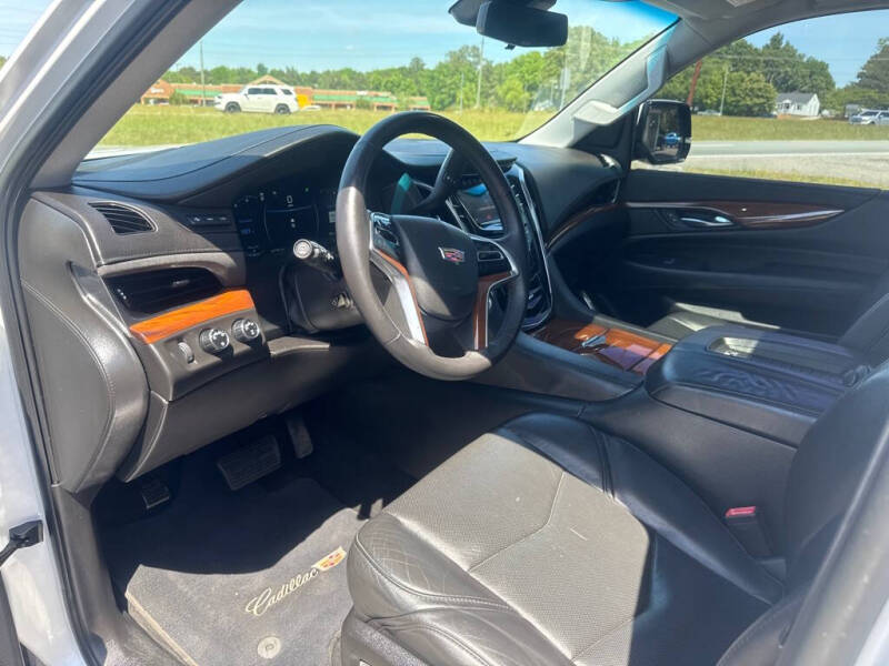 2017 Cadillac Escalade Luxury
