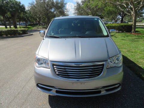 2013 Chrysler Town and Country Limited