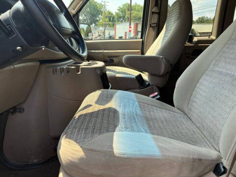 2002 Ford E-Series