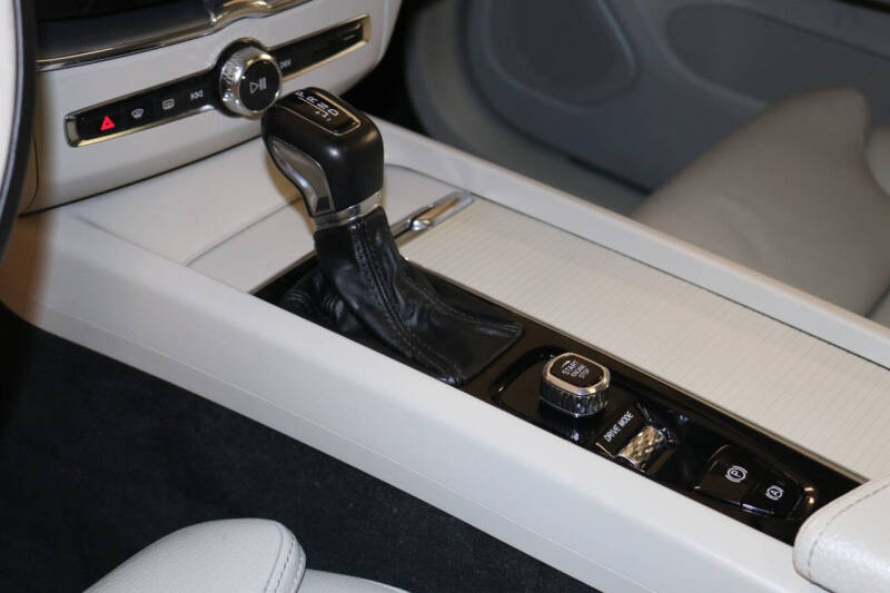 2019 Volvo XC60 T5 Momentum