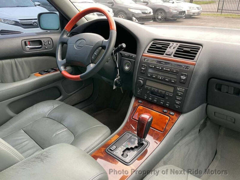 1998 Lexus LS 400