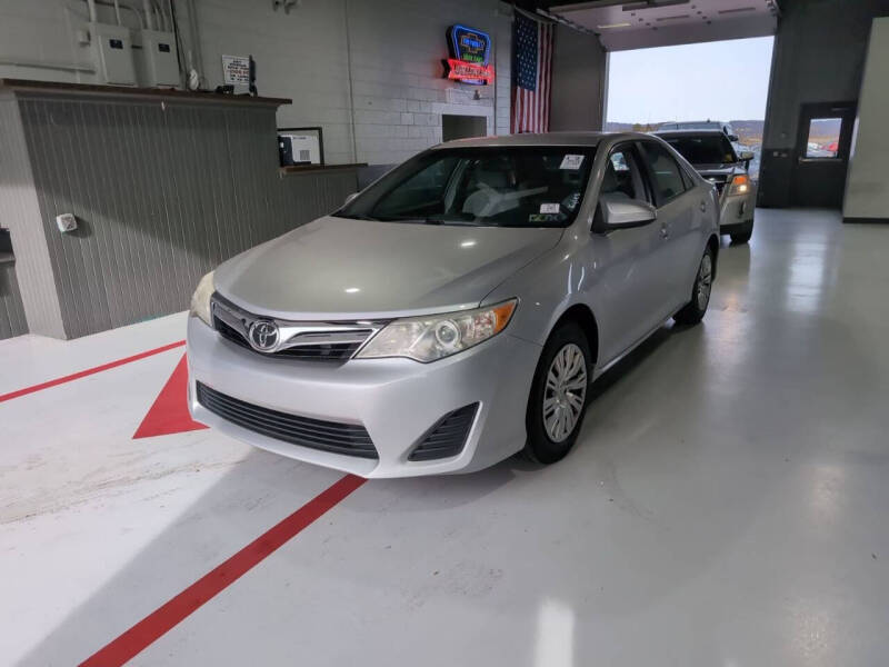 2012 Toyota Camry LE's photo