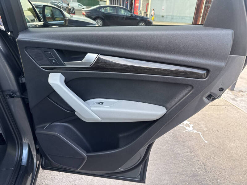 2018 Audi Q5 2.0T quattro Premium Plus