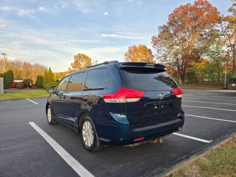 2012 Toyota Sienna