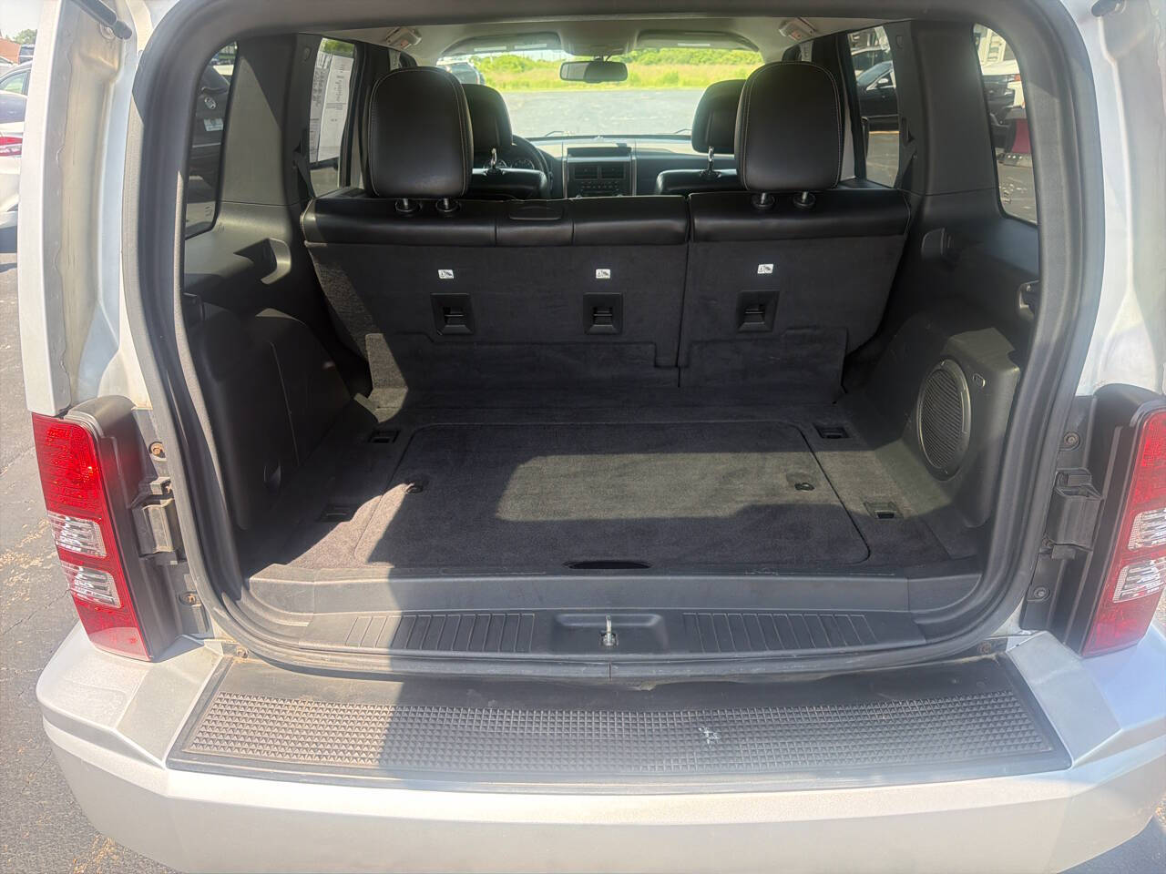 Silver 2011 Jeep Liberty Limited 4x4 Limited 4dr SUV 19