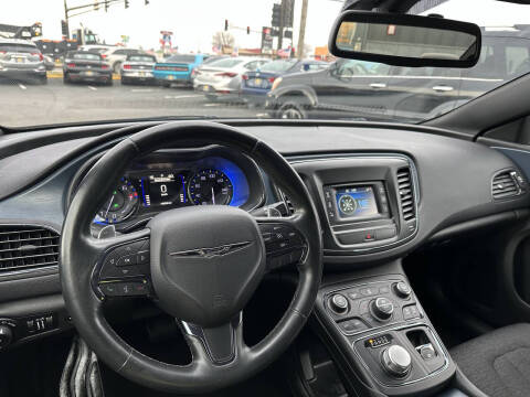2015 Chrysler 200 S